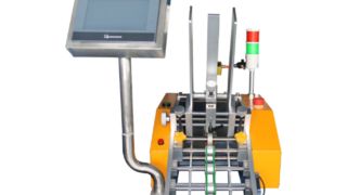 Alimentatore a frizione per il conteggio delle carte
