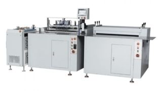 Macchina semiautomatica per la produzione di scatole a doppia stazione