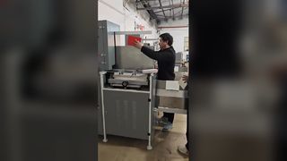 Involucro di copertura semiautomatico in macchina.
