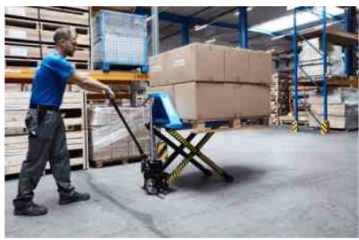Il carrello elettrico per pallet da scalpello fornisce un trasporto stabile e senza sforzo per l'alimentazione, la raccolta e la consegna dei blocchi di libri.