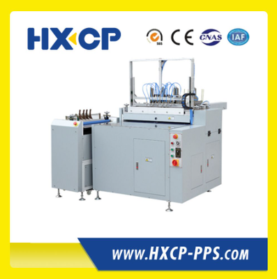 Cassa digitale semiautomaticaForma automaticamente quattro bordi di copertina per libriForma automaticamente quattro bordi di copertina per libriMachina di produzione, Controllo del pannello digitale, un operatore,