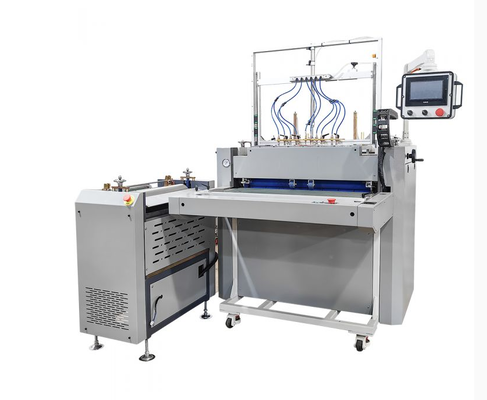 HXSCM Semi Auto Hardcover Case Making Machine consente a un operatore di produrre case a copertina rigida, anelli di legame, album fotografici e copertine di menu